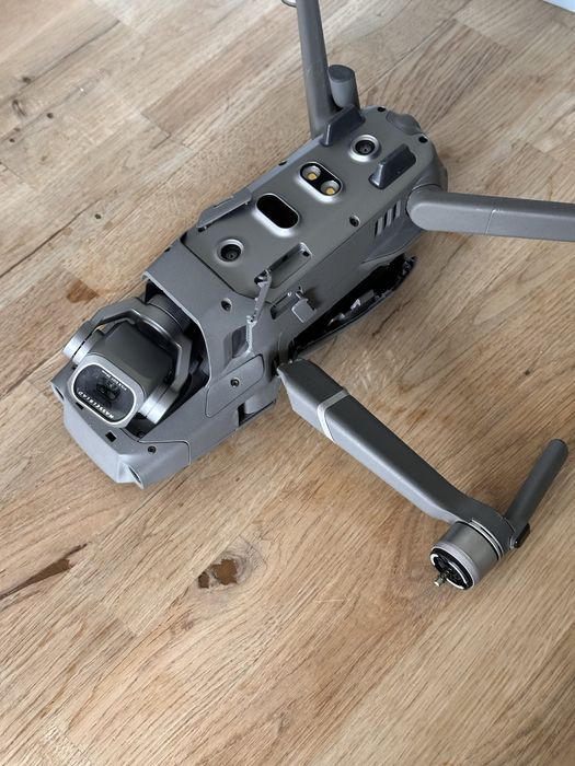 Uszkodzony dron dji mavic 2