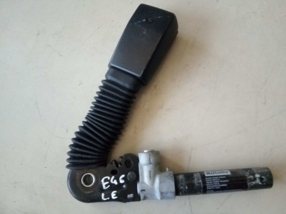 Encaixe de cinto frente esquerdo BMW 3 (E46)