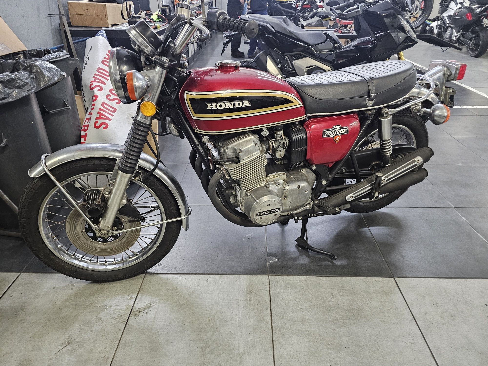 Honda 750 four de 1975