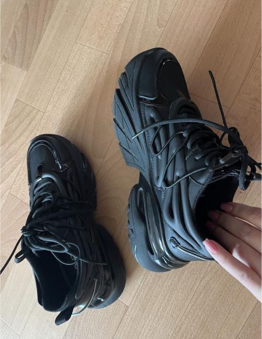 Кросівки демісезон нові