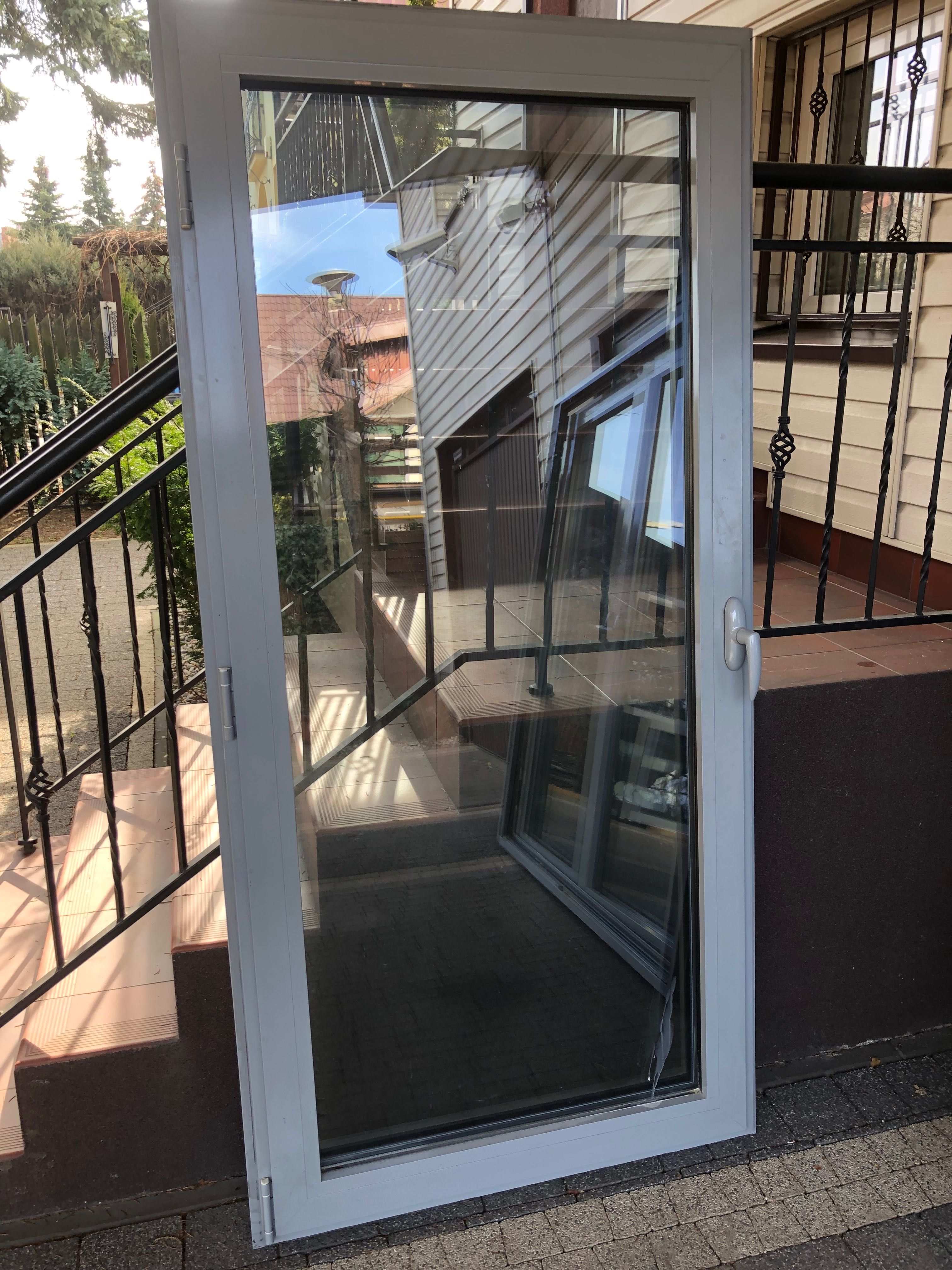 Drzwi aluminiowe balkonowe tarasowe podwójne okno