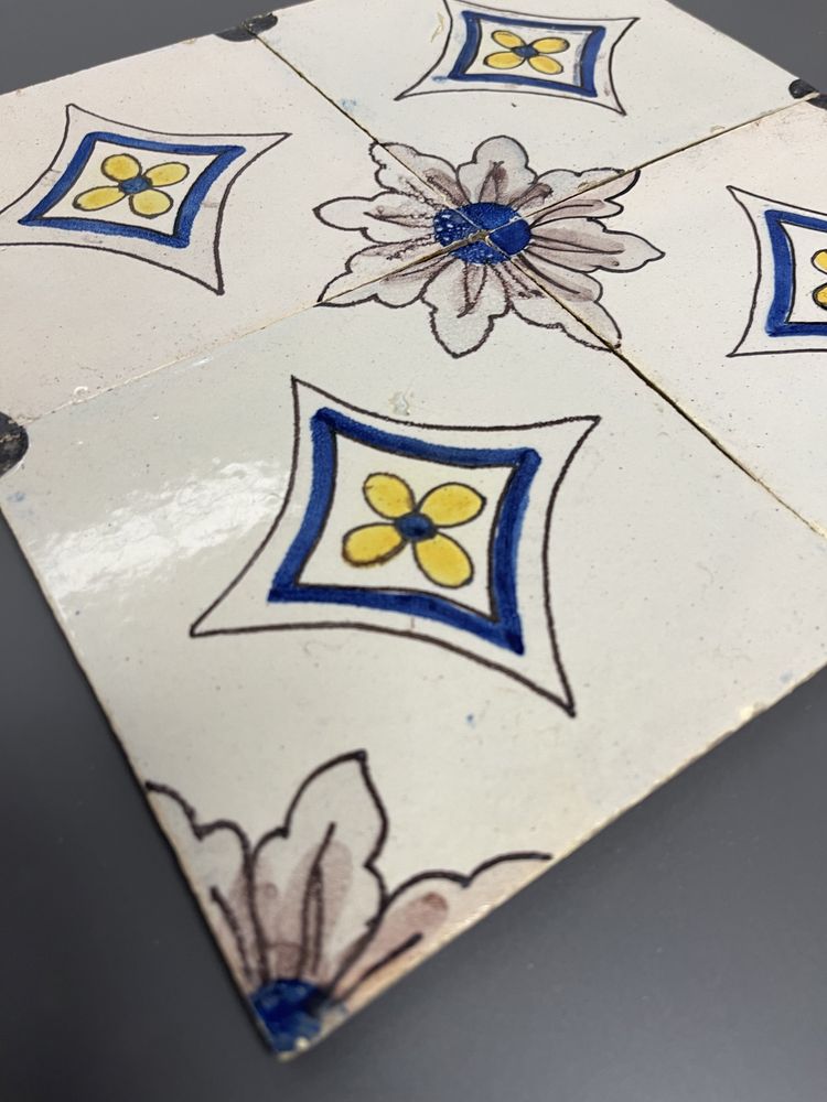 Azulejo Quadra Padrão Amarelo e Azul