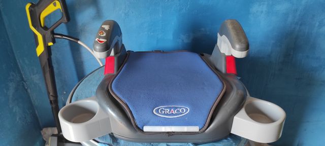 Продам бустер Graco