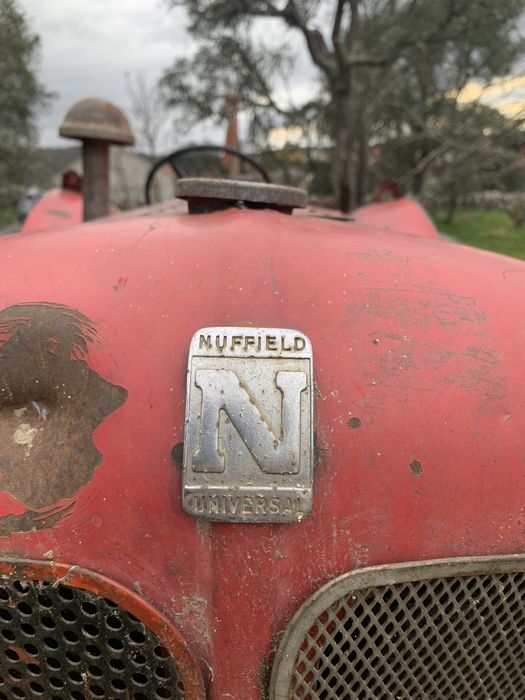 Máquina Azeitona + Trator Nuffield Universal
