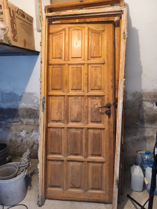 Sprzedam drzwi wejściowe używane