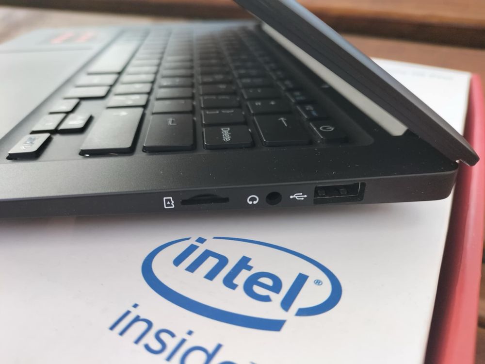Новий ноутбук "techBit ZIN 14,1"64gb BIS"