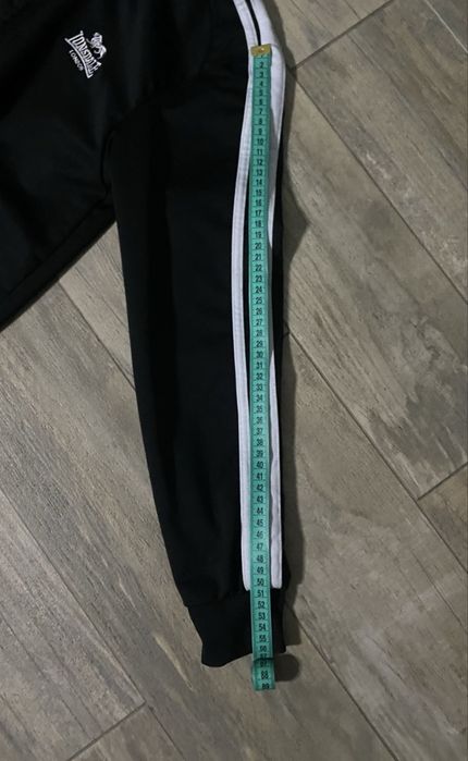 Олімпійка Lonsdale