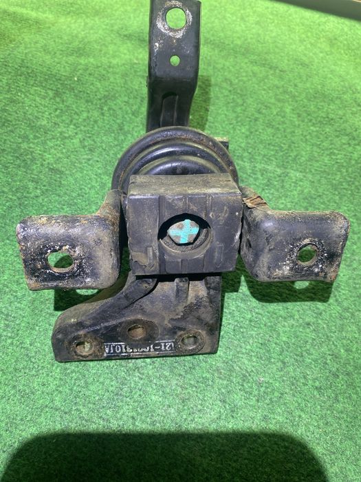 Подушка (опора) двигателя левая (1.5) Чери Элара