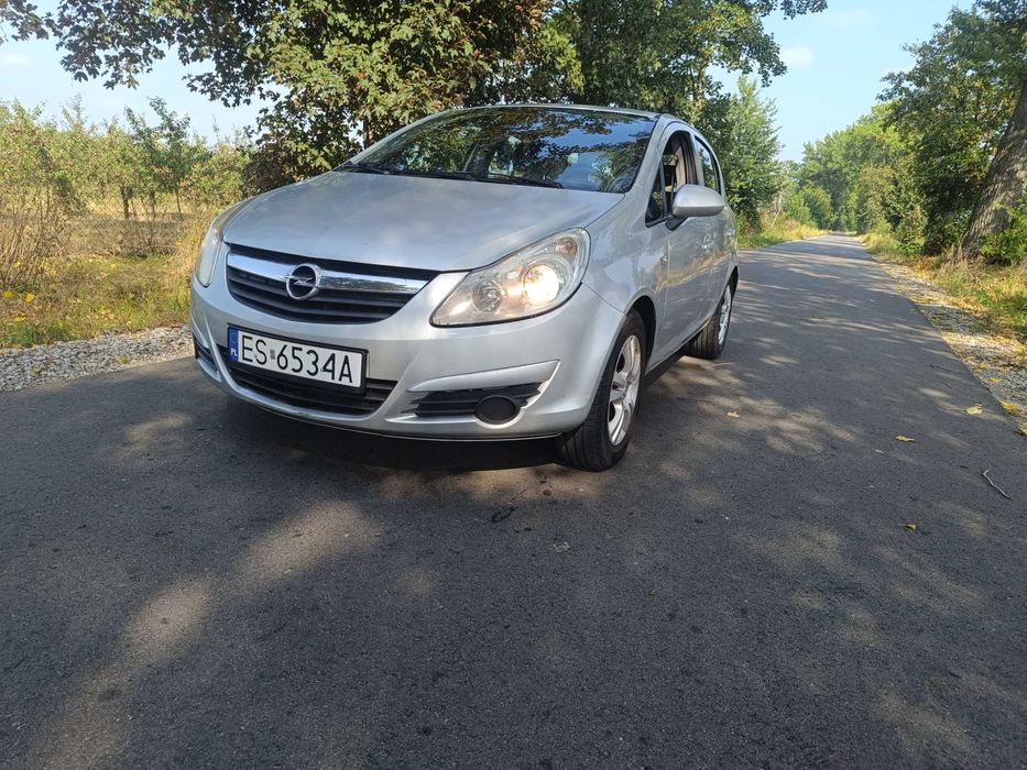 Opel Corsa D 1.3 CDTI 2009 pali jeździ