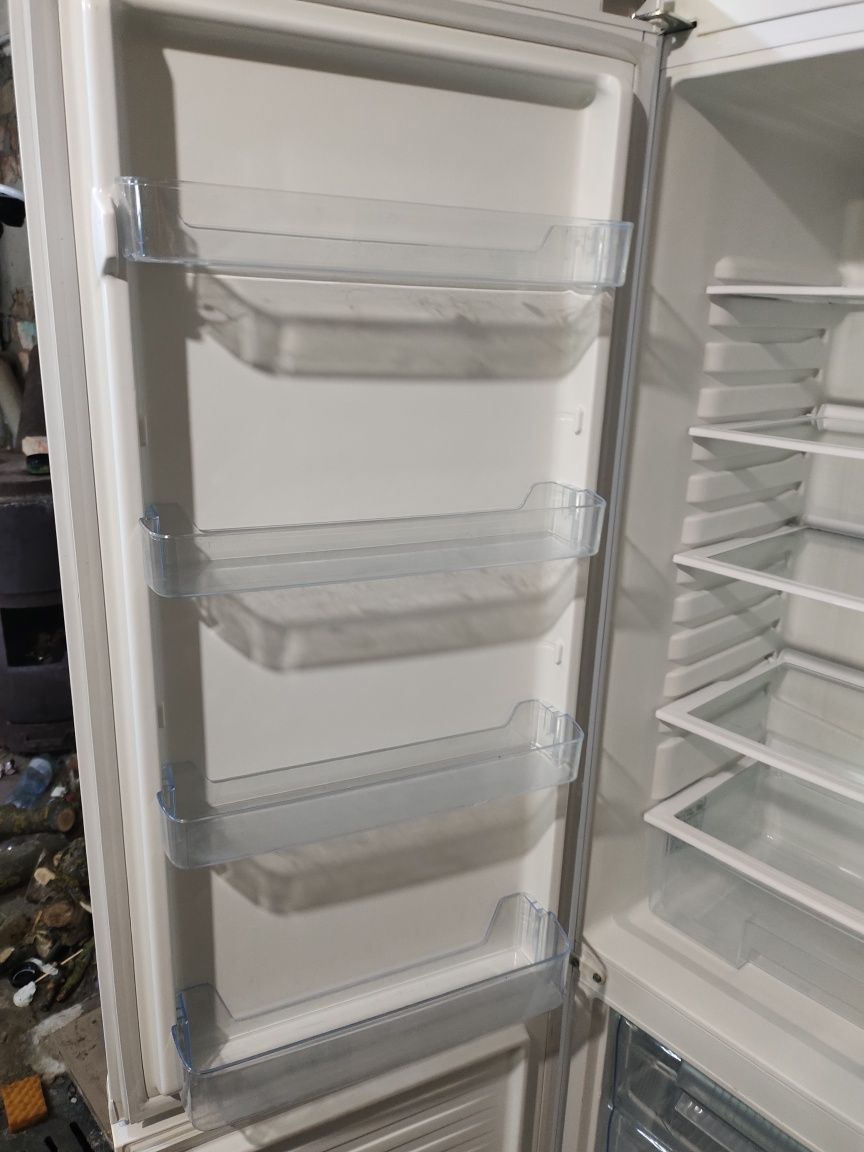 Холодильник Amika 180 cm. Холодильник з Європи.Гарний збережений стан