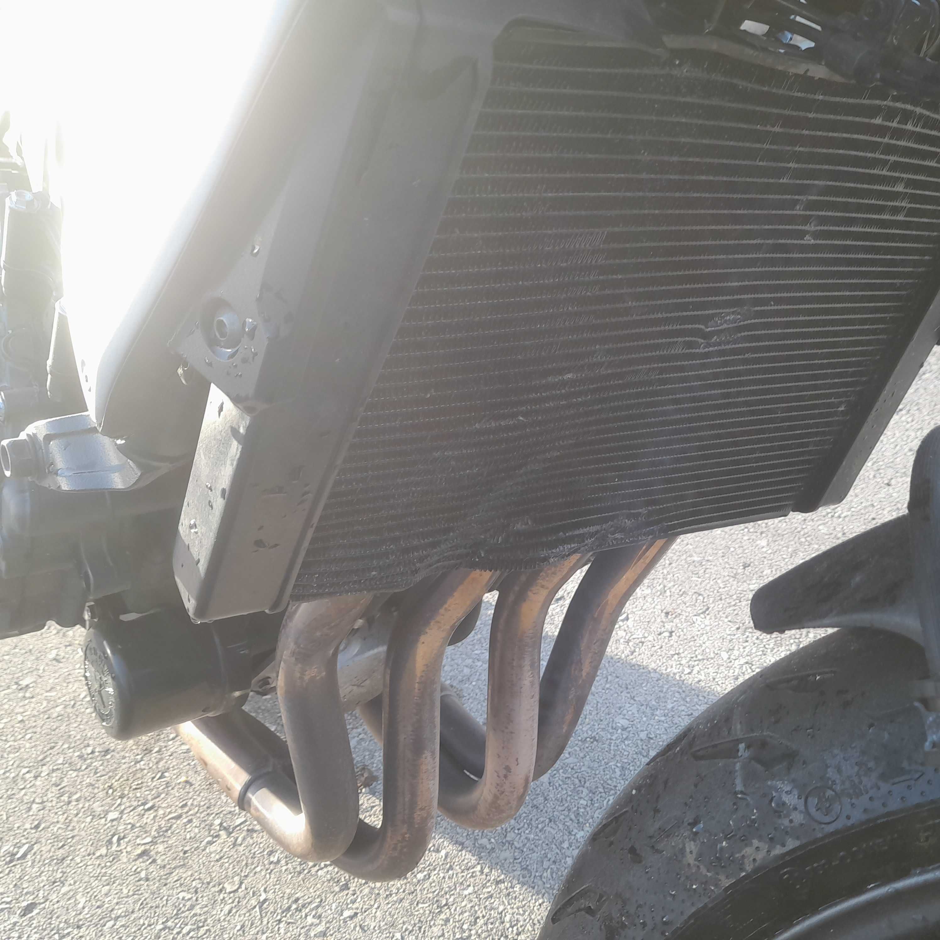 Honda CB 1000 R 2021, pequena queda