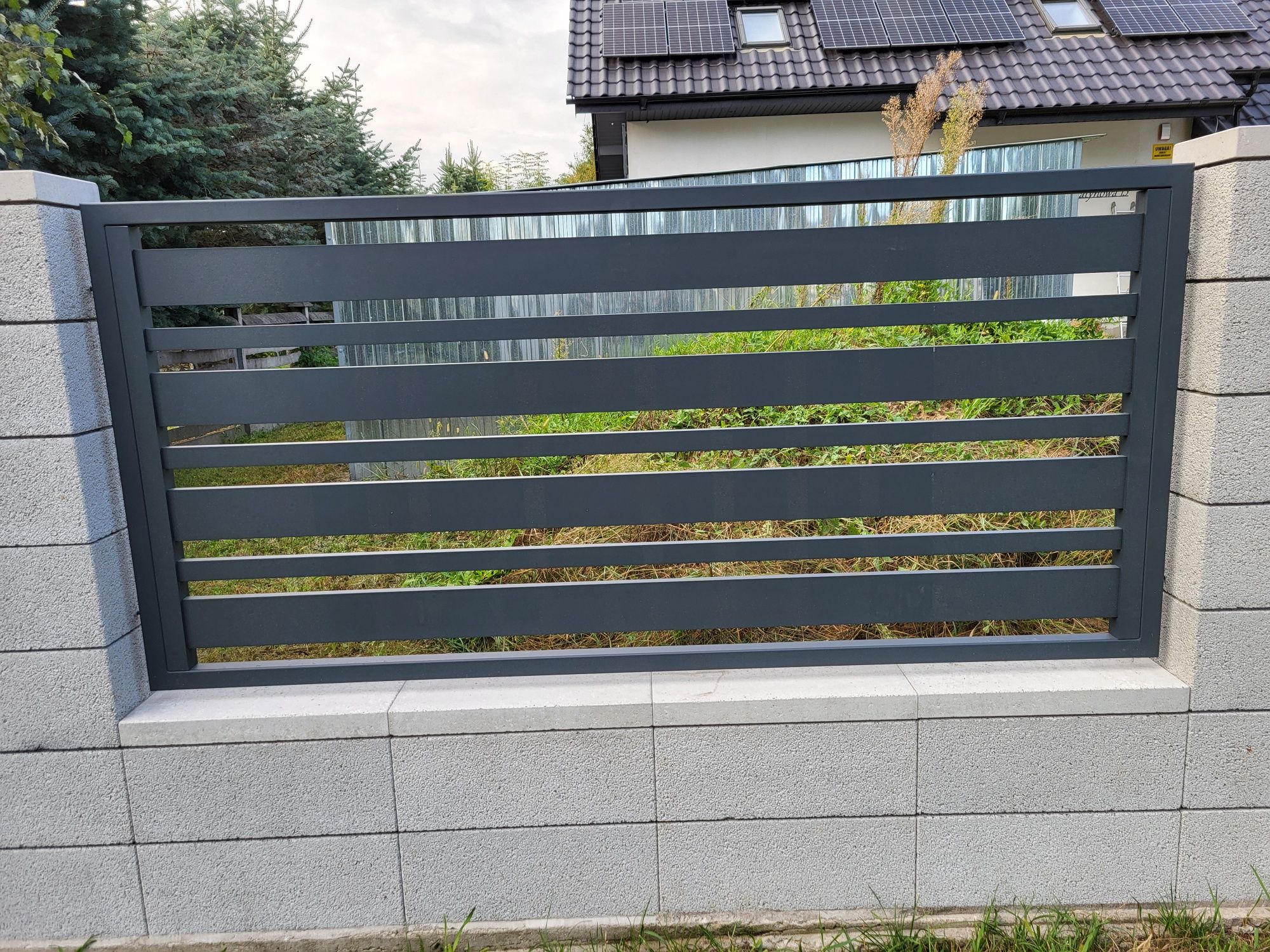 Brama dwuskrzydłowa ogrodzenie aluminiowe