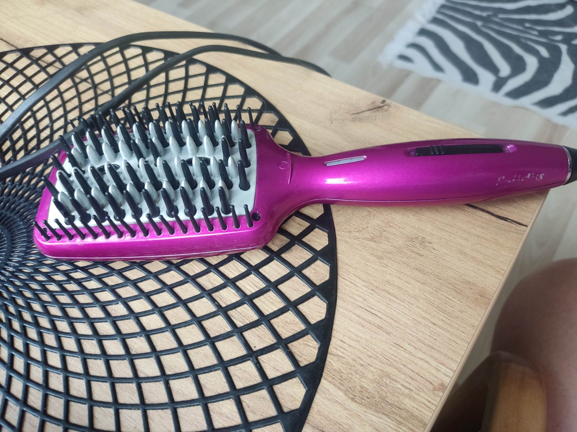 Szczotka prostująca Babyliss liss brush HSB100E
BaByliss Liss Brush HS