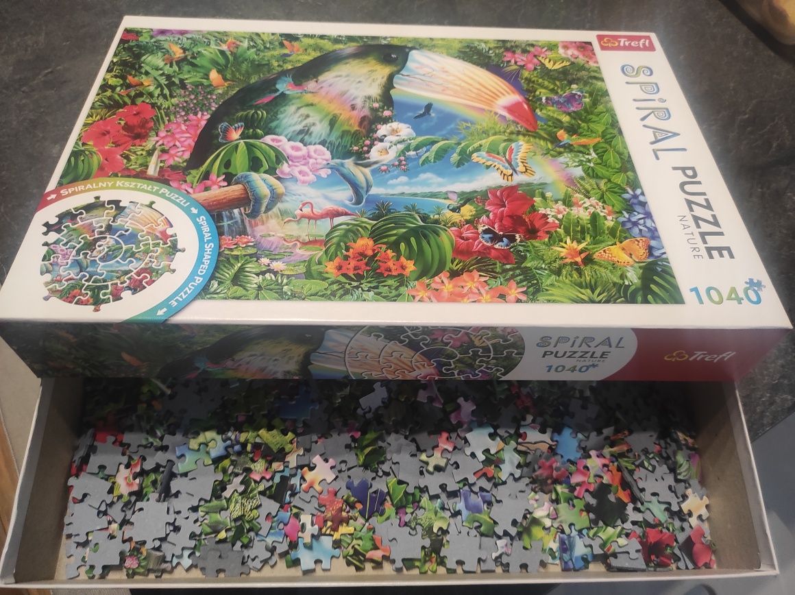 Puzzle trefl 1040 elementów spiralne