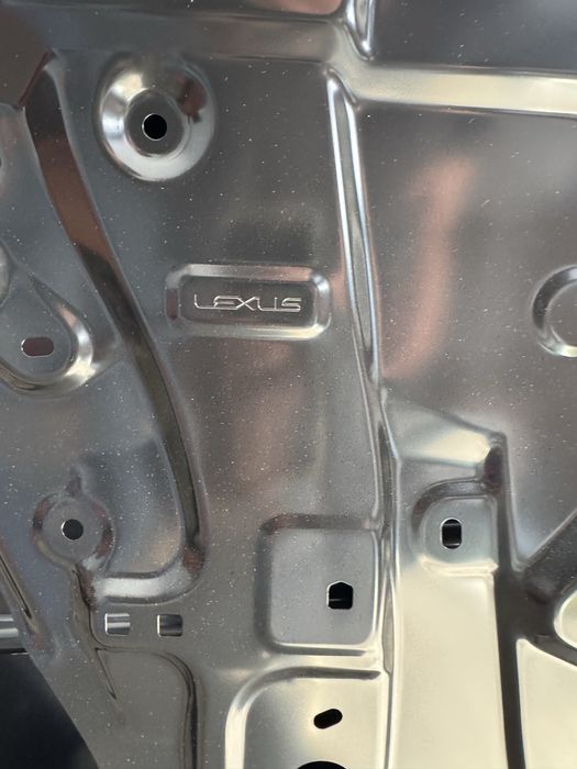 Lexus RZ двері передні задні