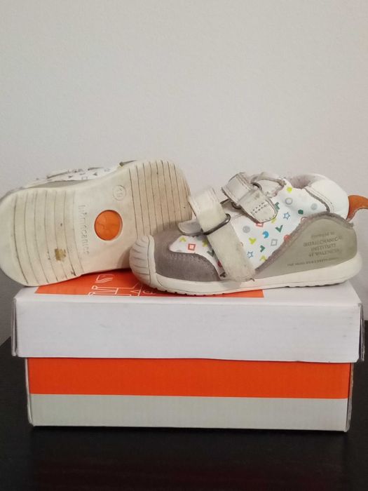 Sapatilhas Biomecanics menina tam 19