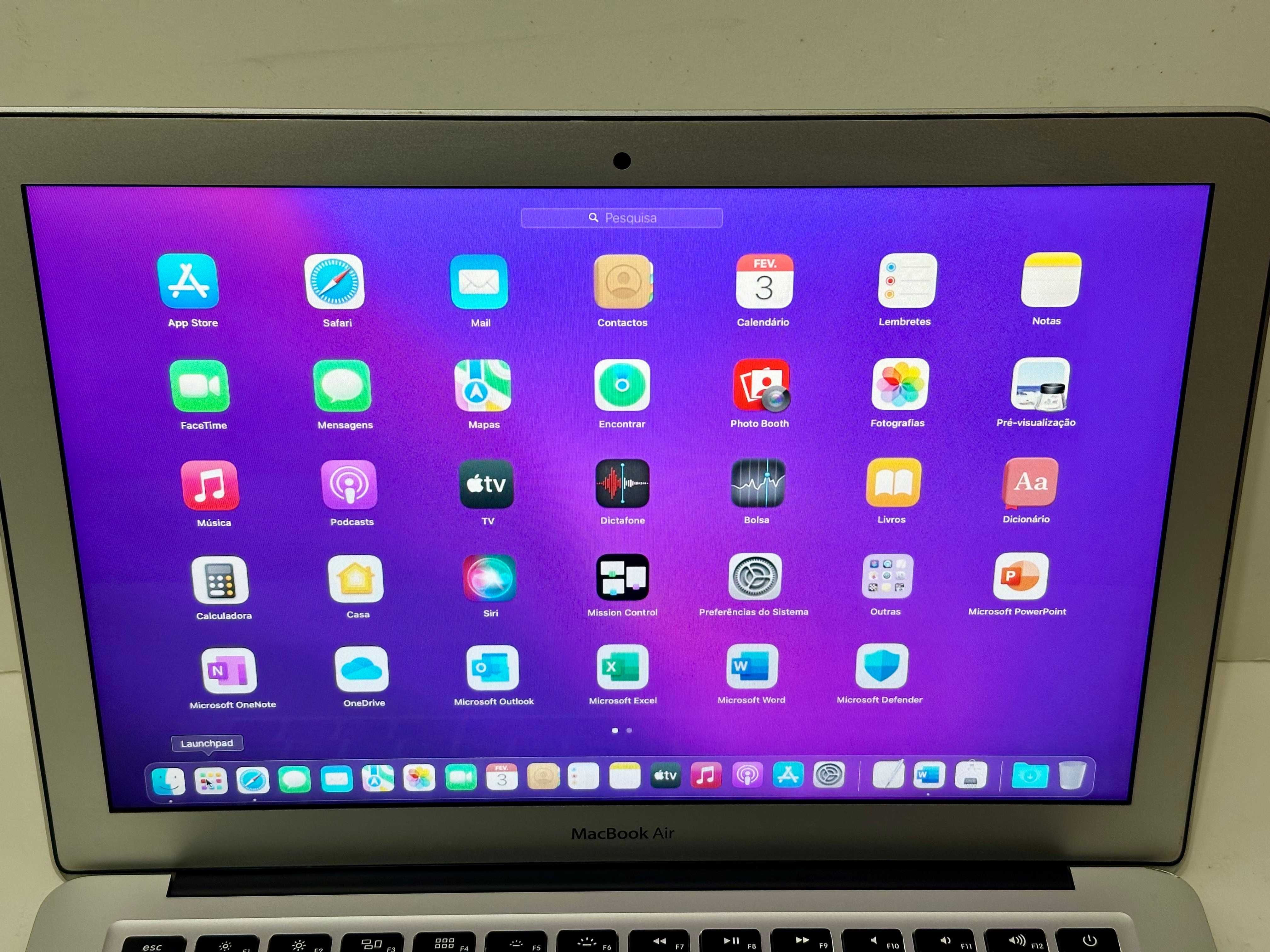 Macbook Air 13 - 2015 - 8gb Ram - 256gb SSD