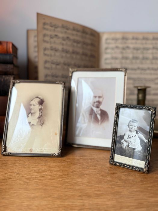 Metalowa ramka na zdjęcie nr 14 Rama. Oprawa. Stare zdjęcie. Vintage.