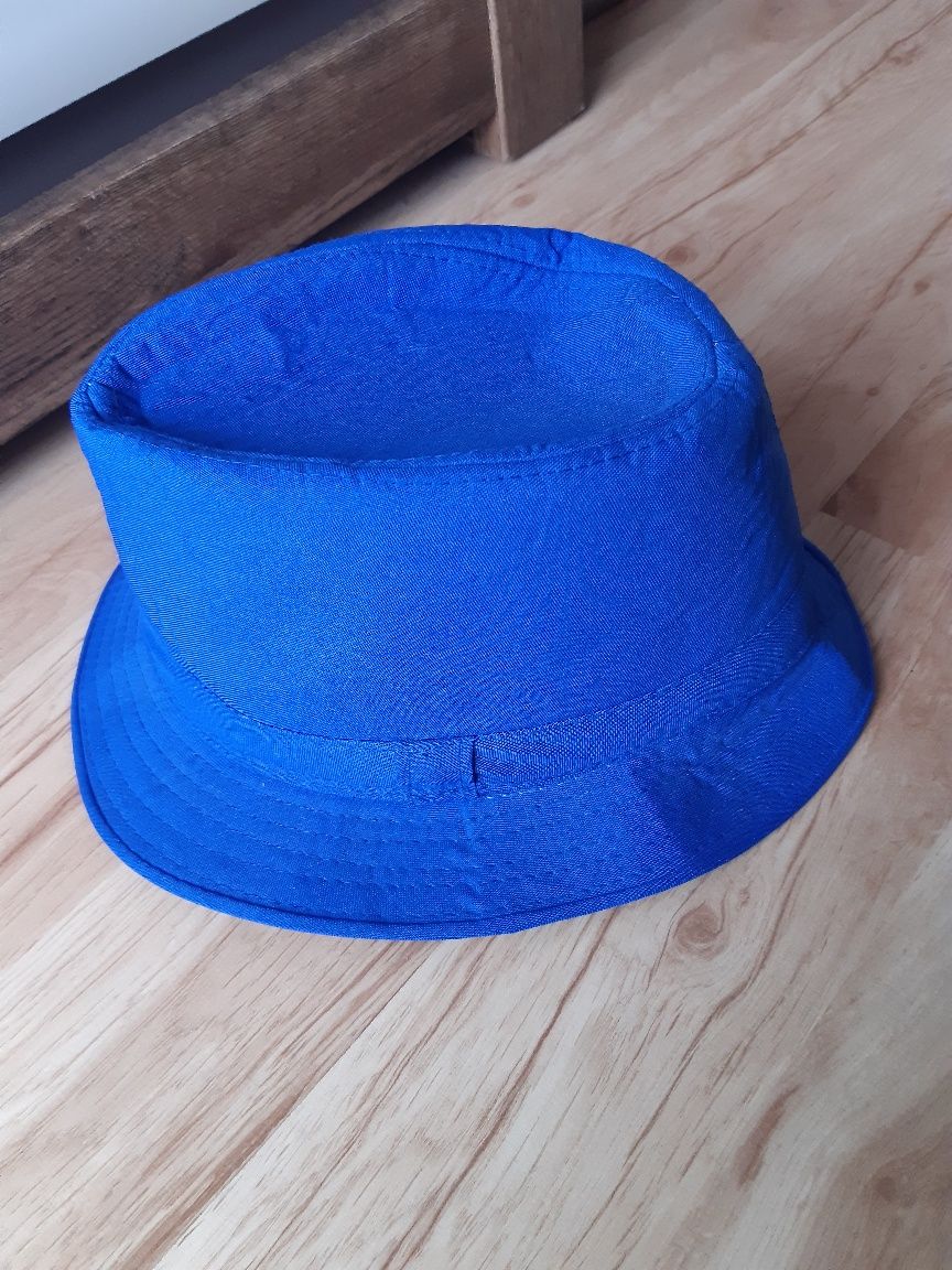 Niebieski kapelusz