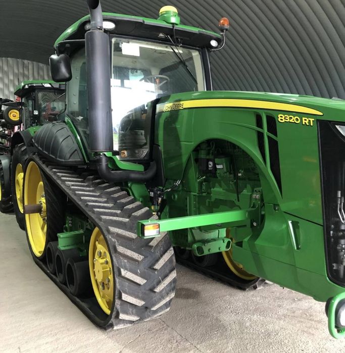 Трактор John Deere 8320 RT 2015