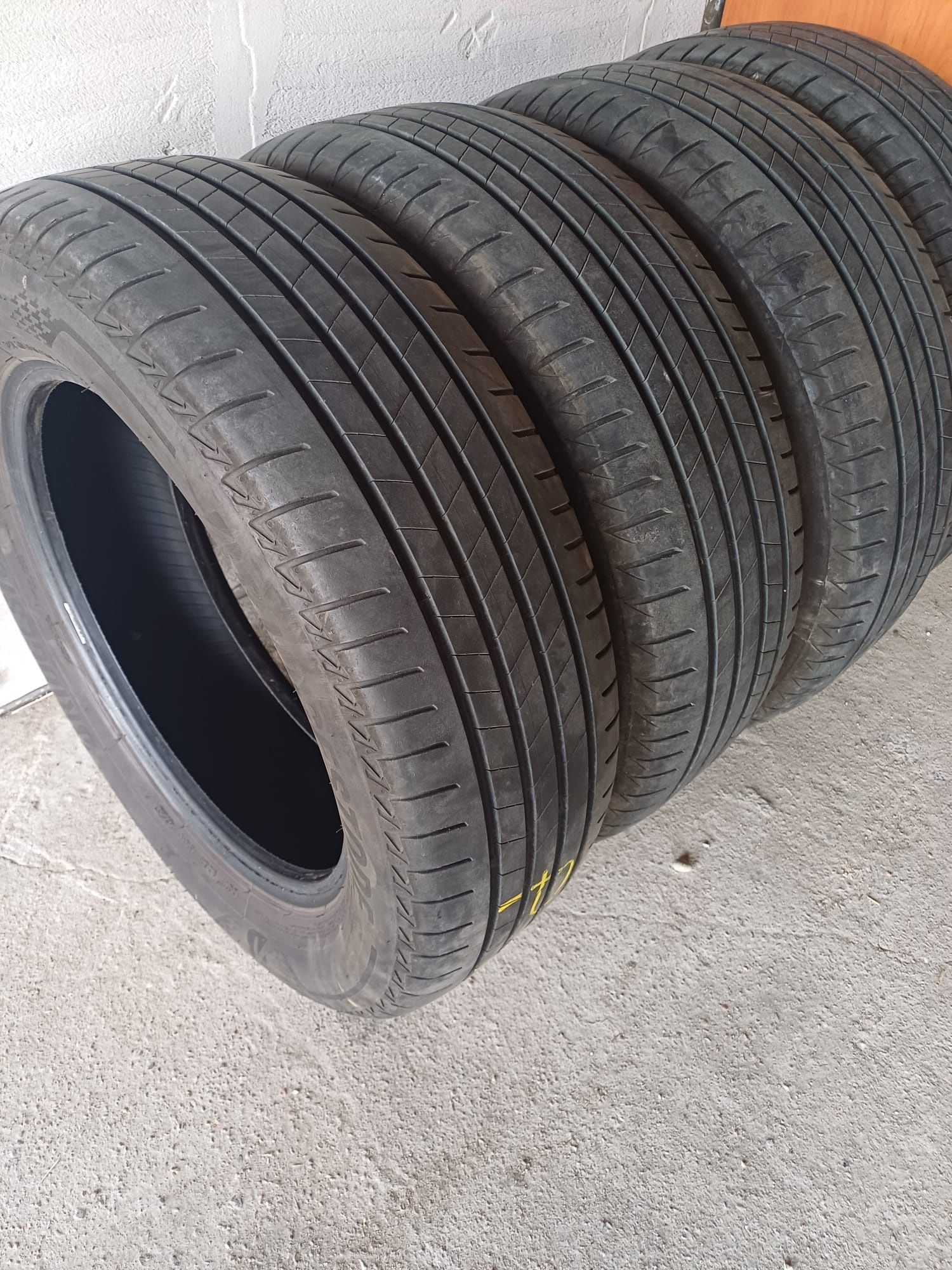 Opony letnie Bridgestone 215/60 R17