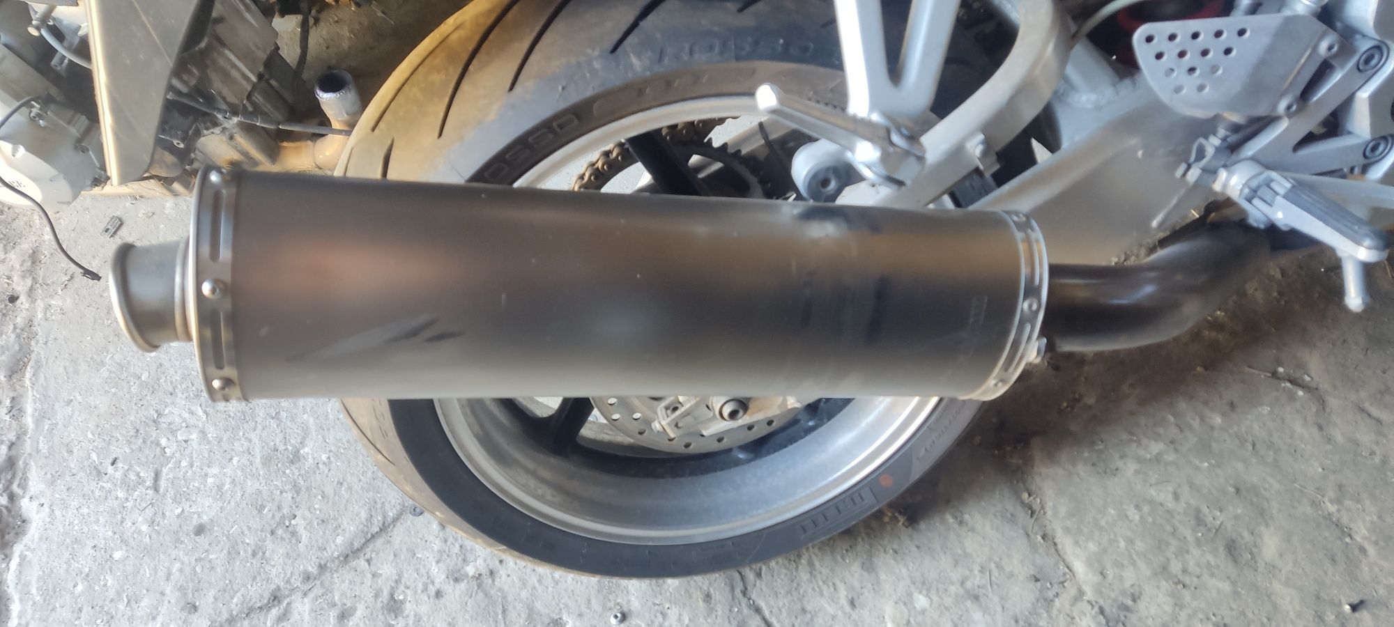 Honda CBR 900 rr sc33 wydech Leo vince