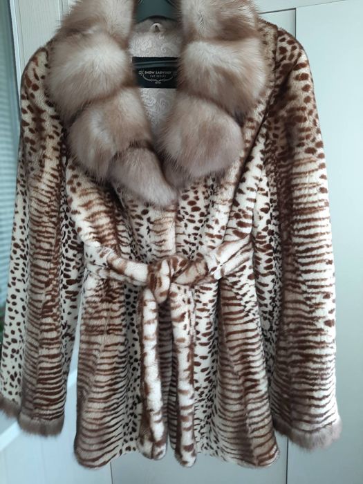 Полушубок норковий, комір з соболя