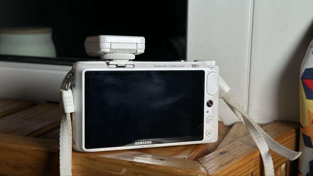 Фотоаппарат Samsung NX 2000