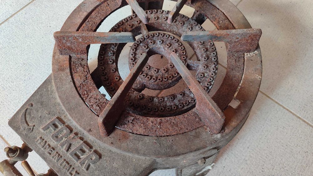 Fogão antigo de exterior Foker