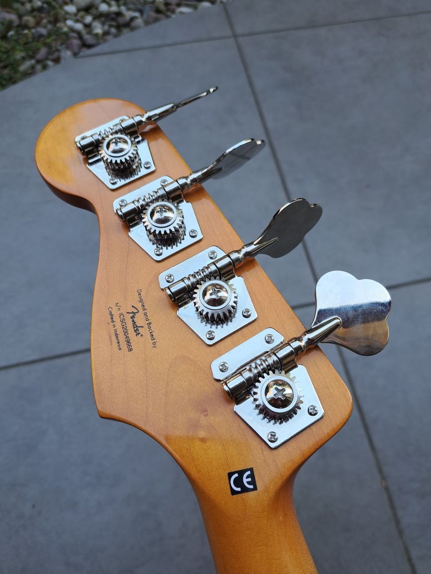 Gitara basowa  Squayer  by Fender