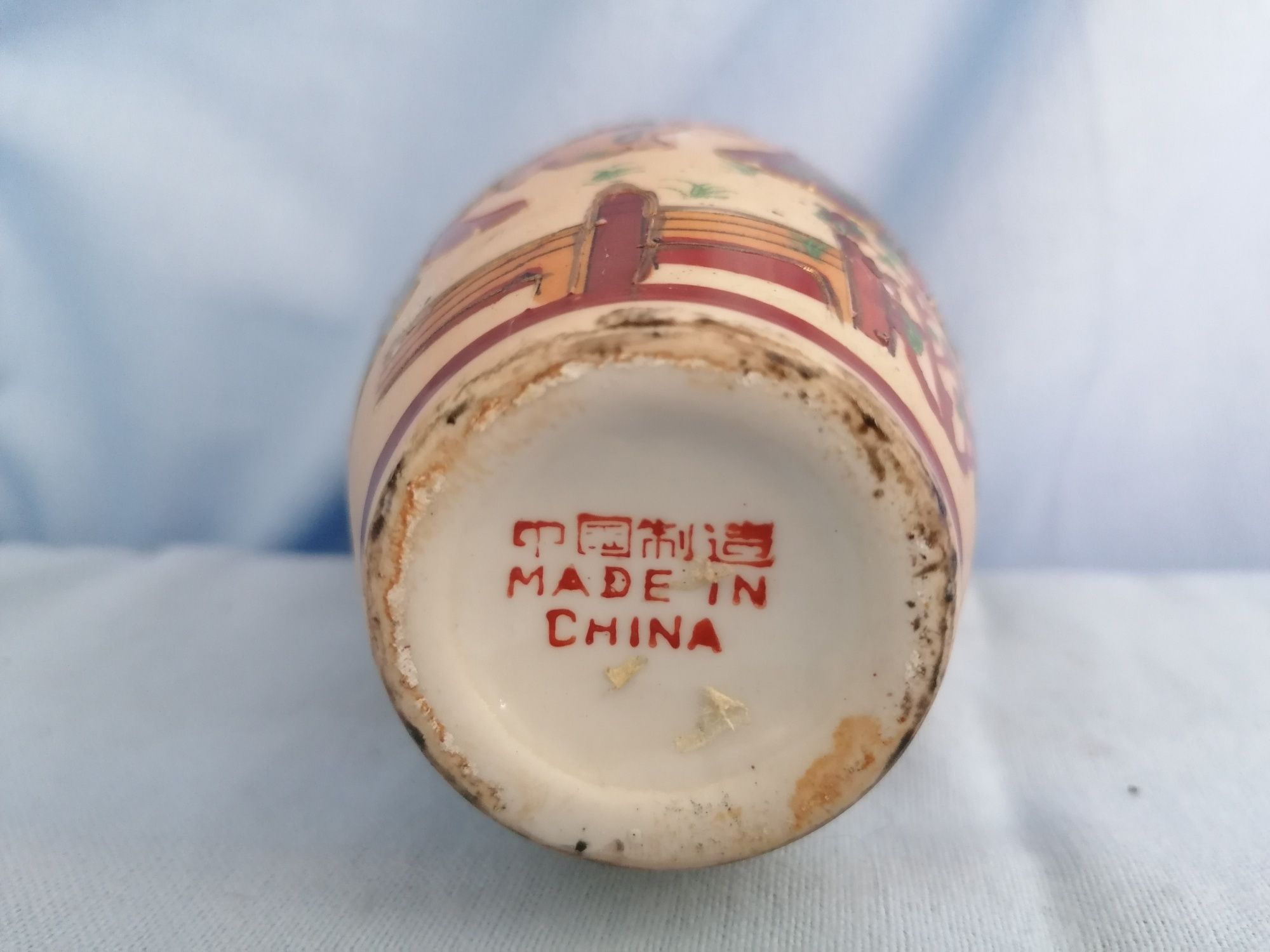 Ciekawy chiński porcelanowy wazon wazonik sygnowany prl