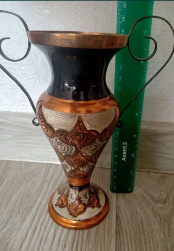 Вінтажна ваза, келих -латунь.