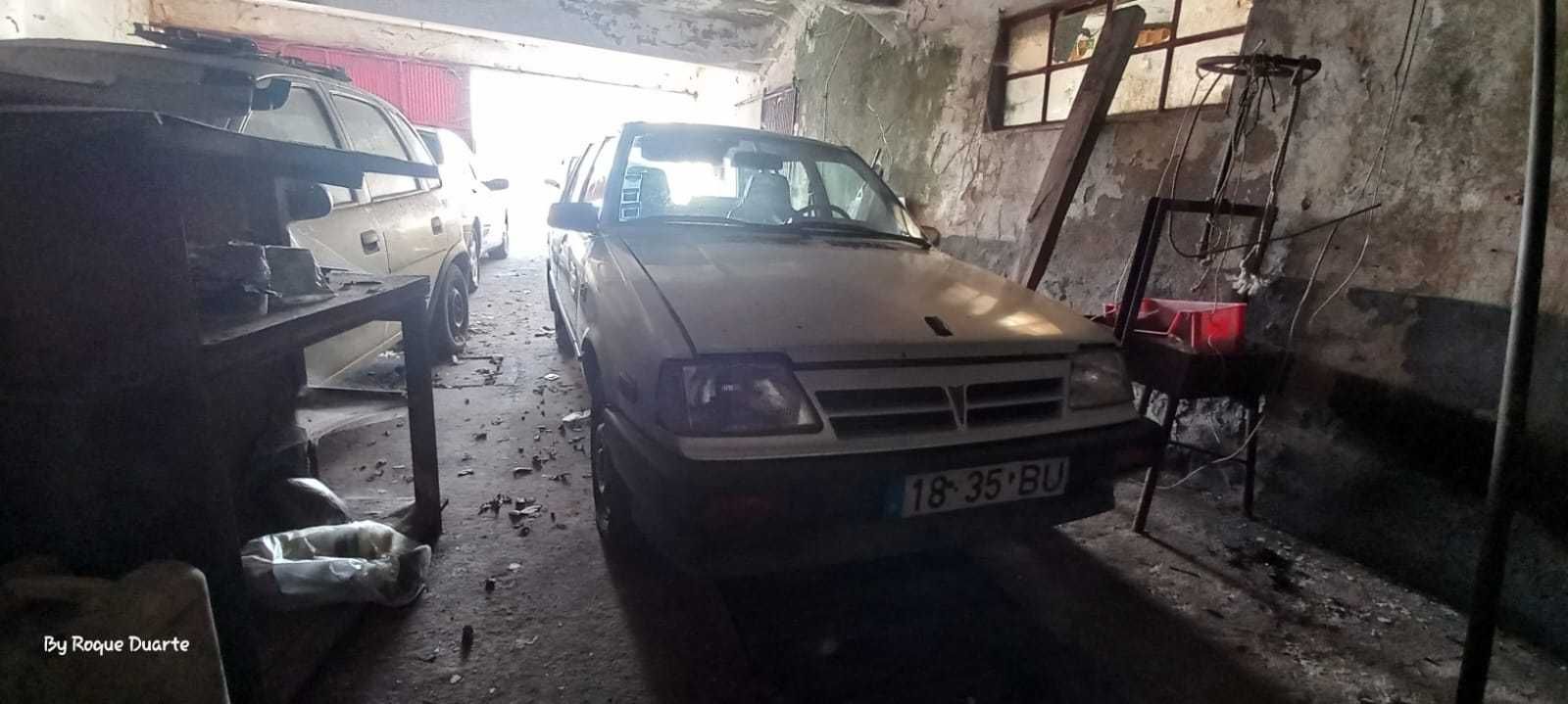 Vende-se veículo clássico Pontiac Firefly de 1988 com caixa automática