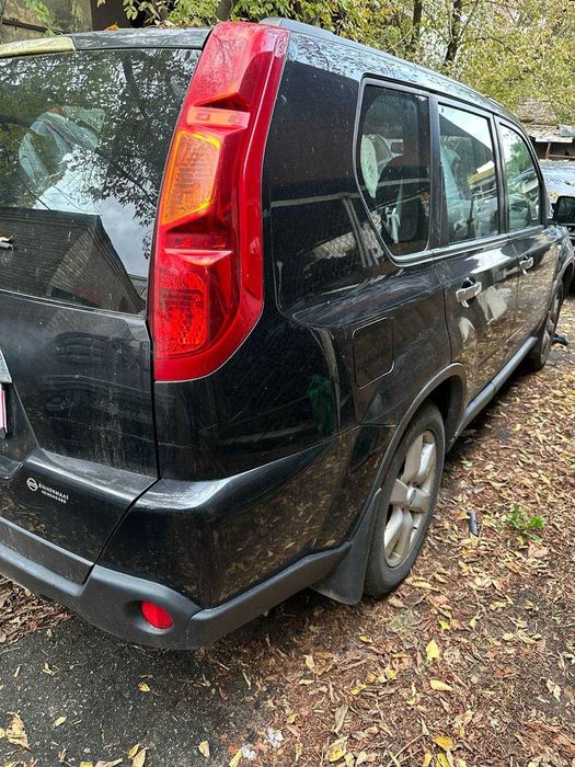 Разборка NISSAN X-Trail  T30 T31 балка кпп кузовні деталі