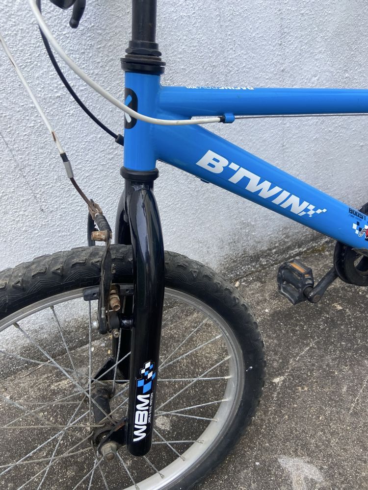 Bicicleta de criança como nova