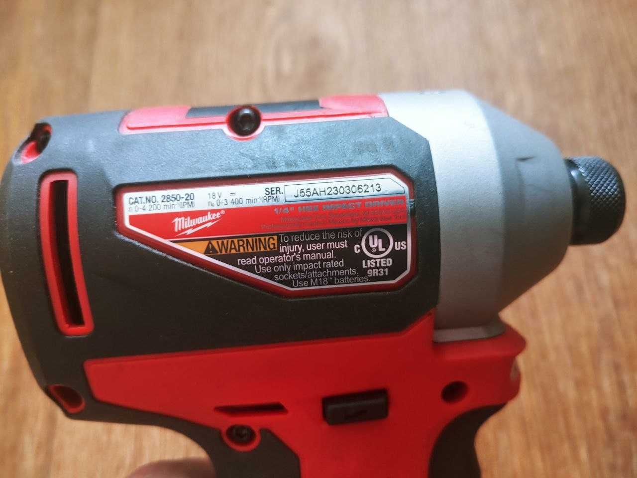 Бесщеточный винтоверт / гайковерт Milwaukee M18 2850-20