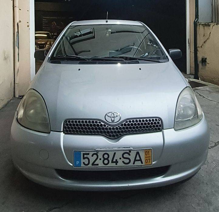 Toyota Yaris 1.0 Sol 5 portas apenas 200 mil kms