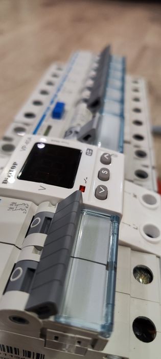 Надійний Електрик