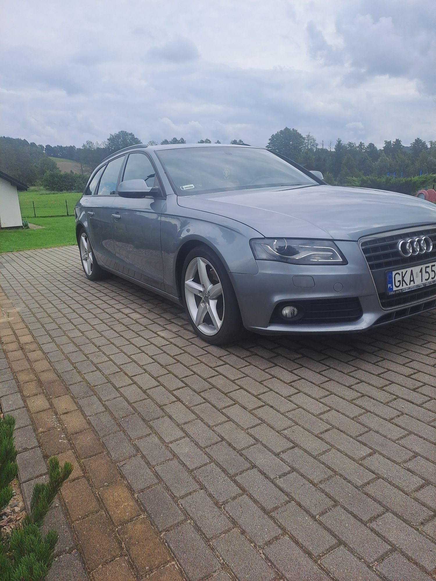 Audi A4 B8 2.0 143KM