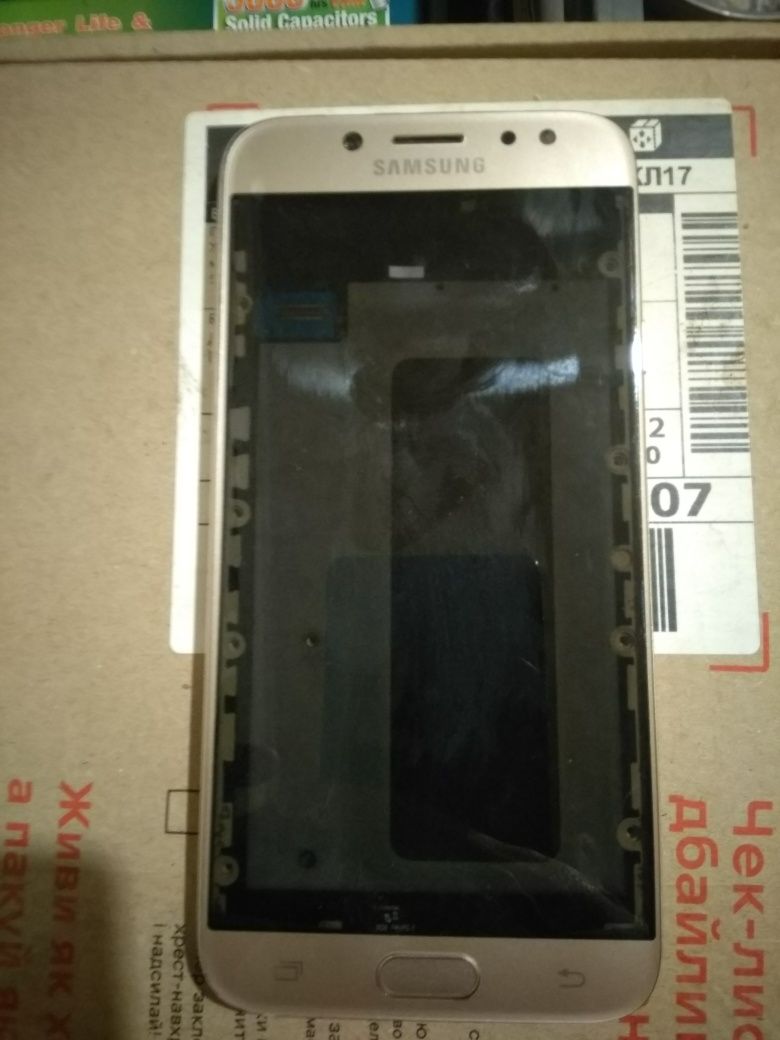 Продам Samsung J7