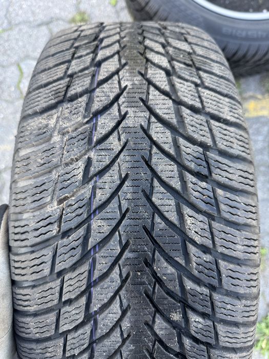 Шини зимові як нові 235 45 R18 Nokian Tesla model 3 Passat B8 NiroKona
