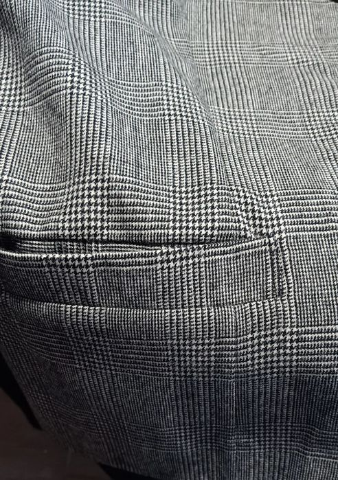 Blazer de senhora xadrez preto e branco, tamanho M, em bom estado.