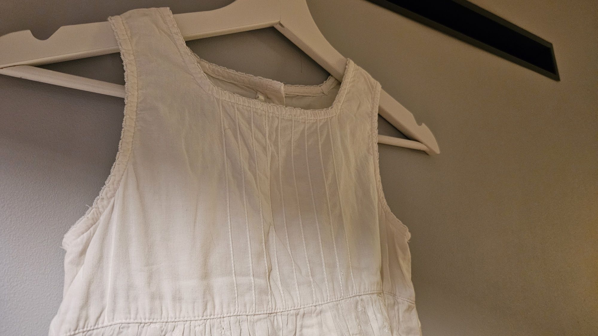 Sukienka 128 wiosna lato H&M suknia na podszewce biała