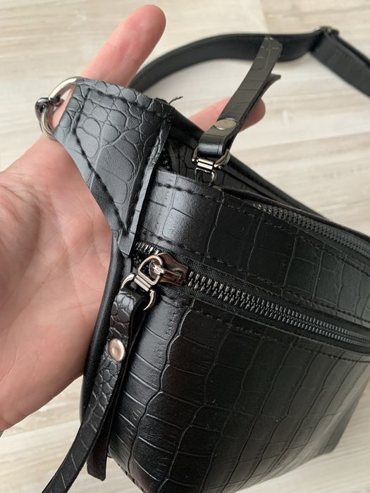 Сумка жіноча через плече, чорна