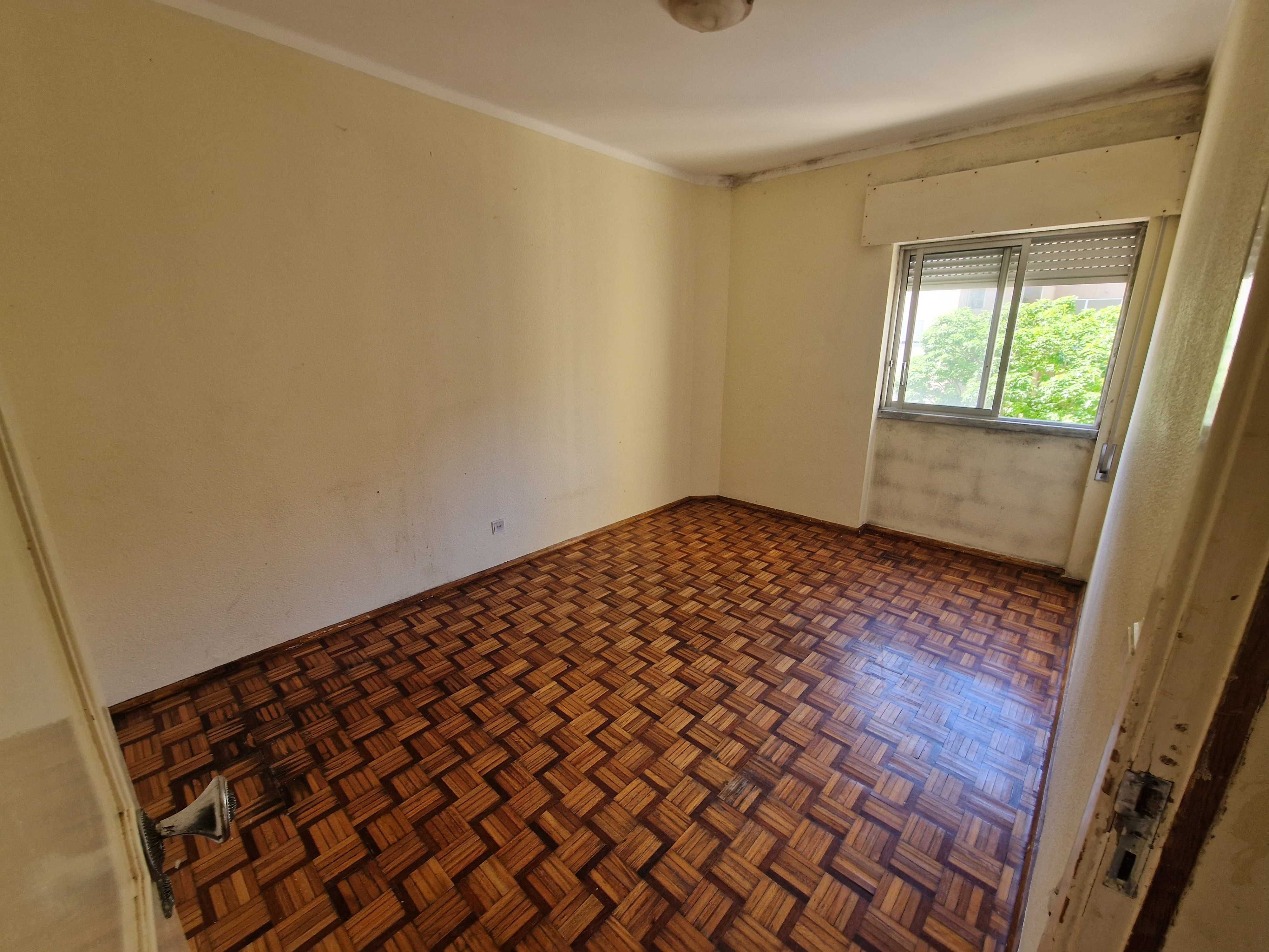 Vende-se T2 em Arcena