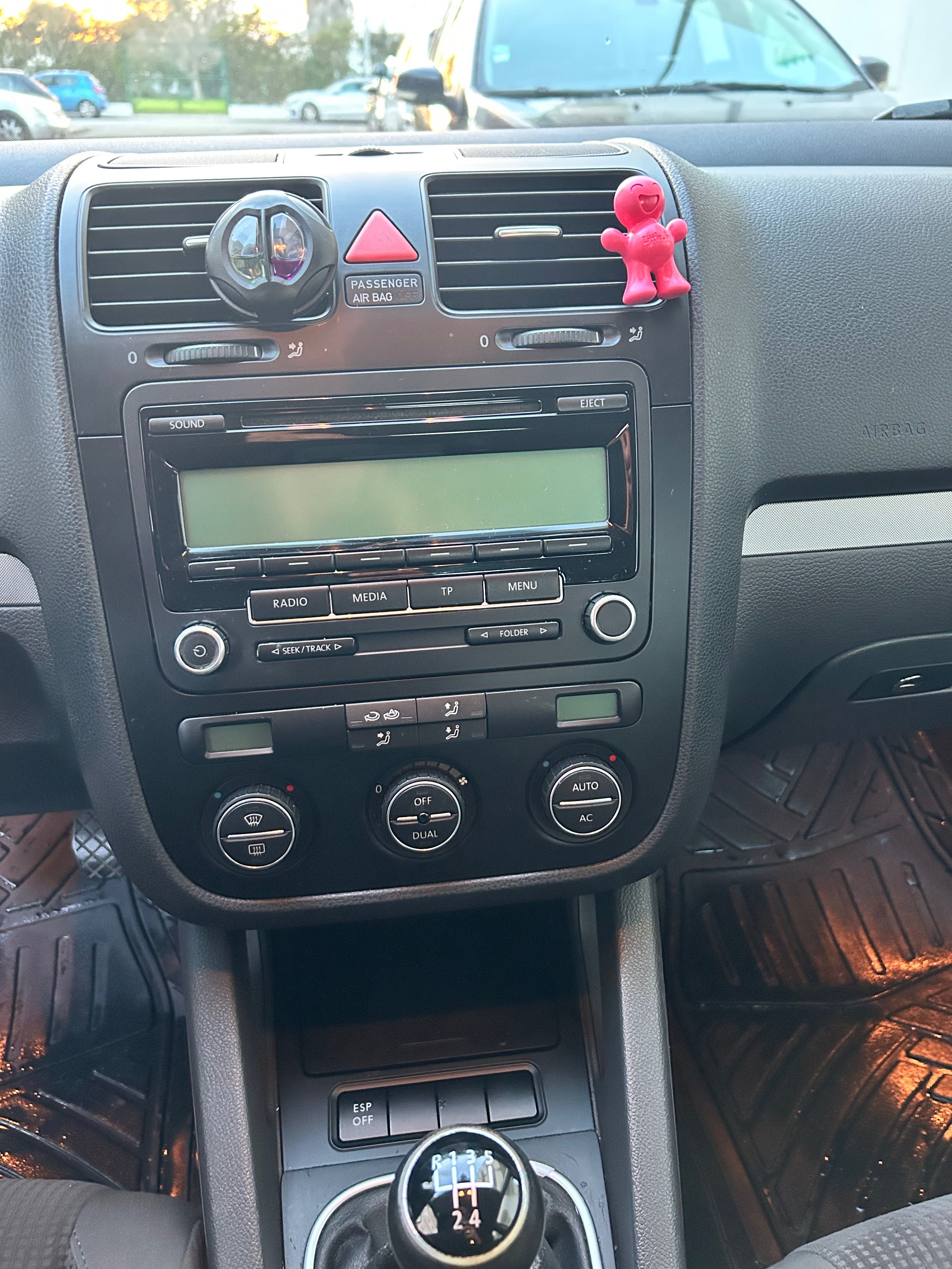 VE JETTA 1.9TDI bluemotion