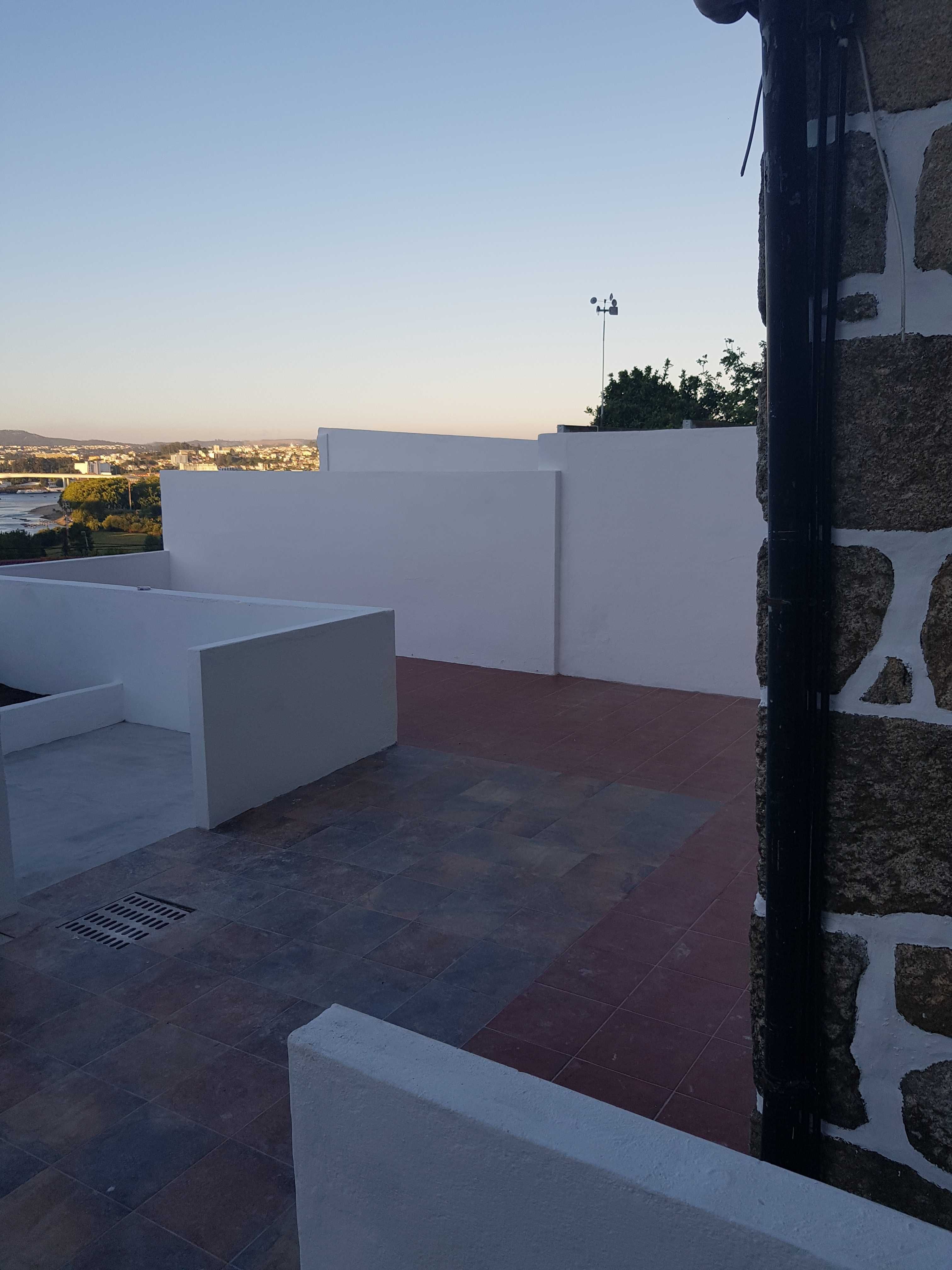 Apartamento T1 com terraço