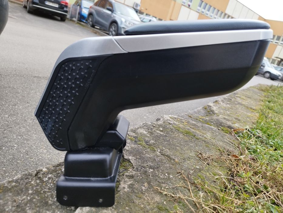 Podłokietnik do Audi A4 B7