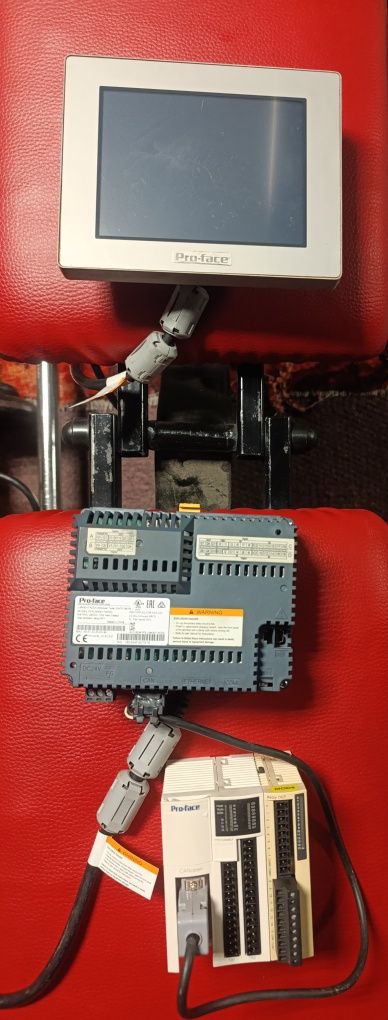Panel operatorski Pro-face + moduł + moduł rozszerzeń