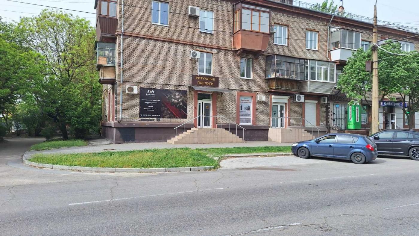 Приміщення у центрі міста по вул. Перемоги - 70 кв.м.